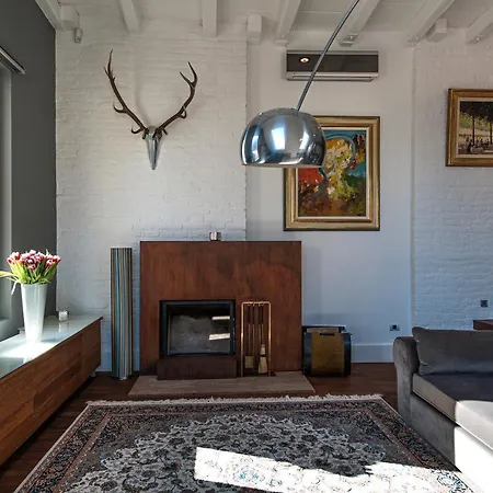 Loft Apartment *